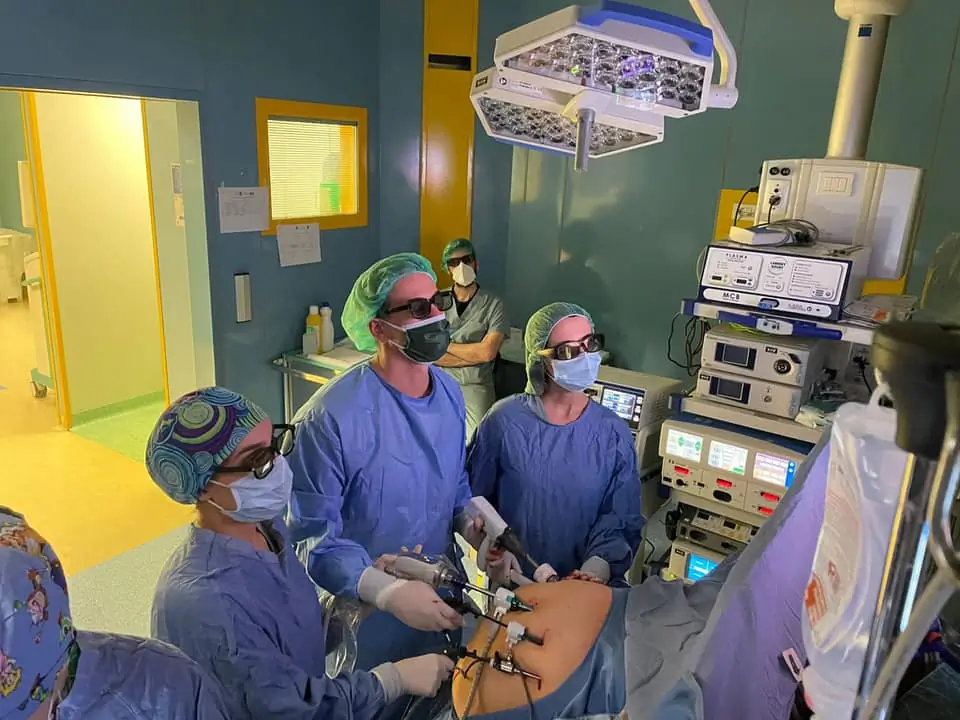 img/echipa-medicala/echipa-operatie.jpg.webp